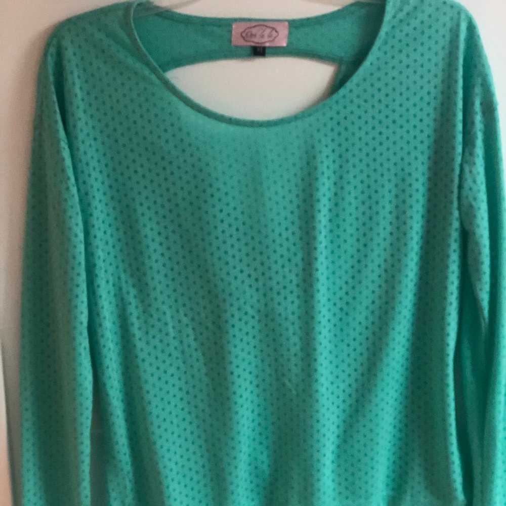 OH LA LA Green 3/4 Sleeve top Open back Medium